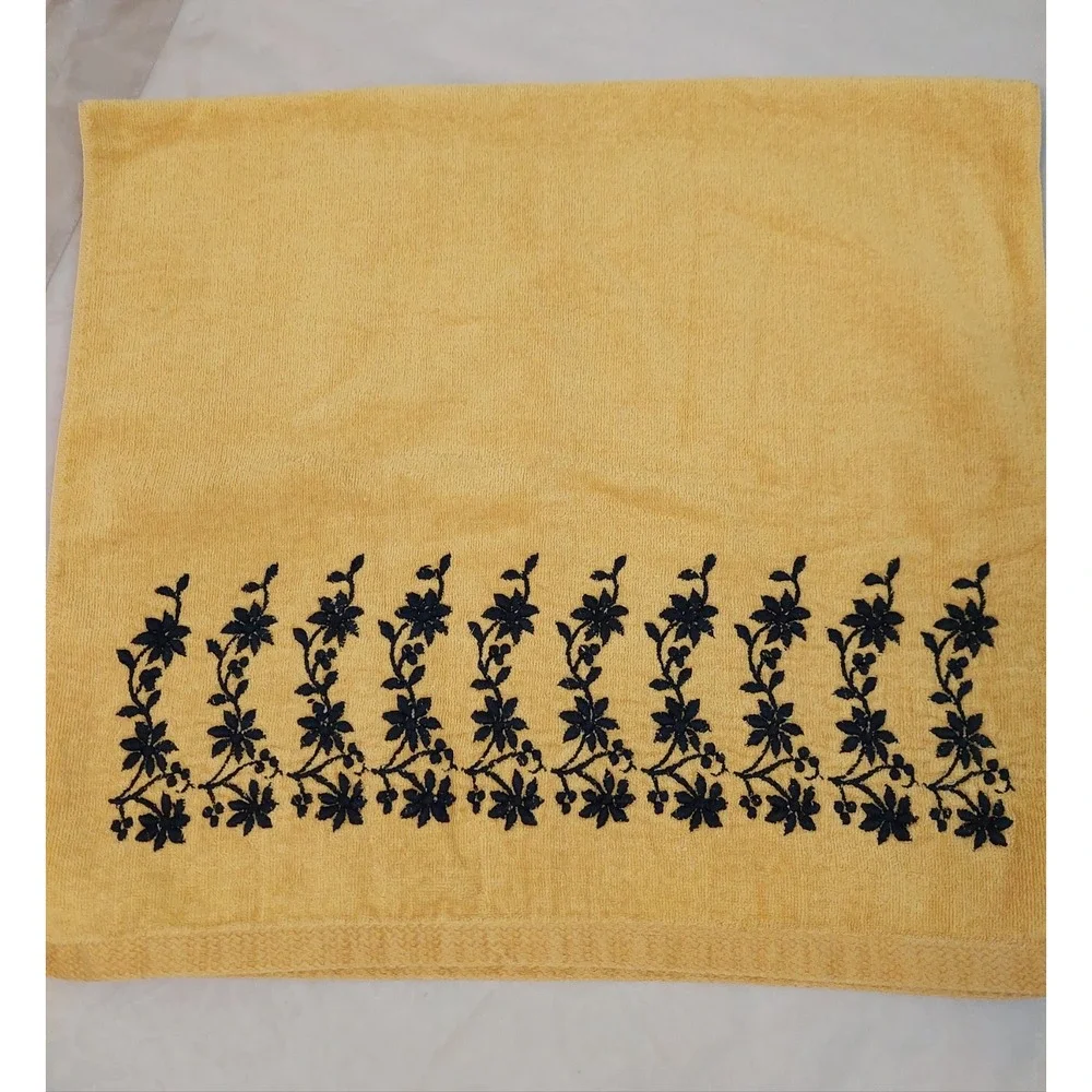 Vintage Dundee Bath Towel Yellow Black Floral Embroidered 100% Cotton Retro MCM